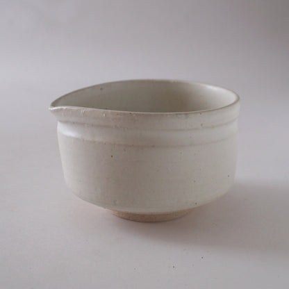 白練　　片口抹茶碗　美濃焼（日本製）