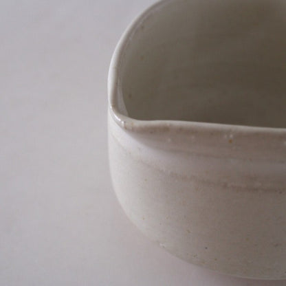 白練　　片口抹茶碗　美濃焼（日本製）