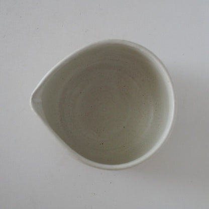 白練　　片口抹茶碗　美濃焼（日本製）