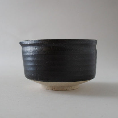黒練　　片口抹茶碗　美濃焼（日本製）